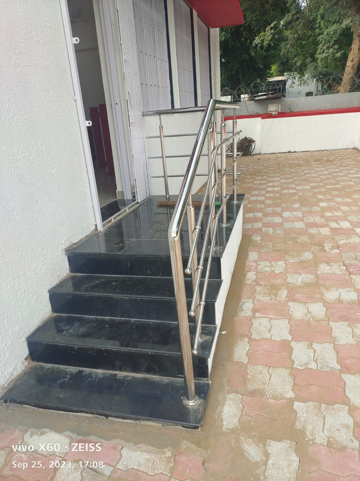 Window & Frame Fitting Work